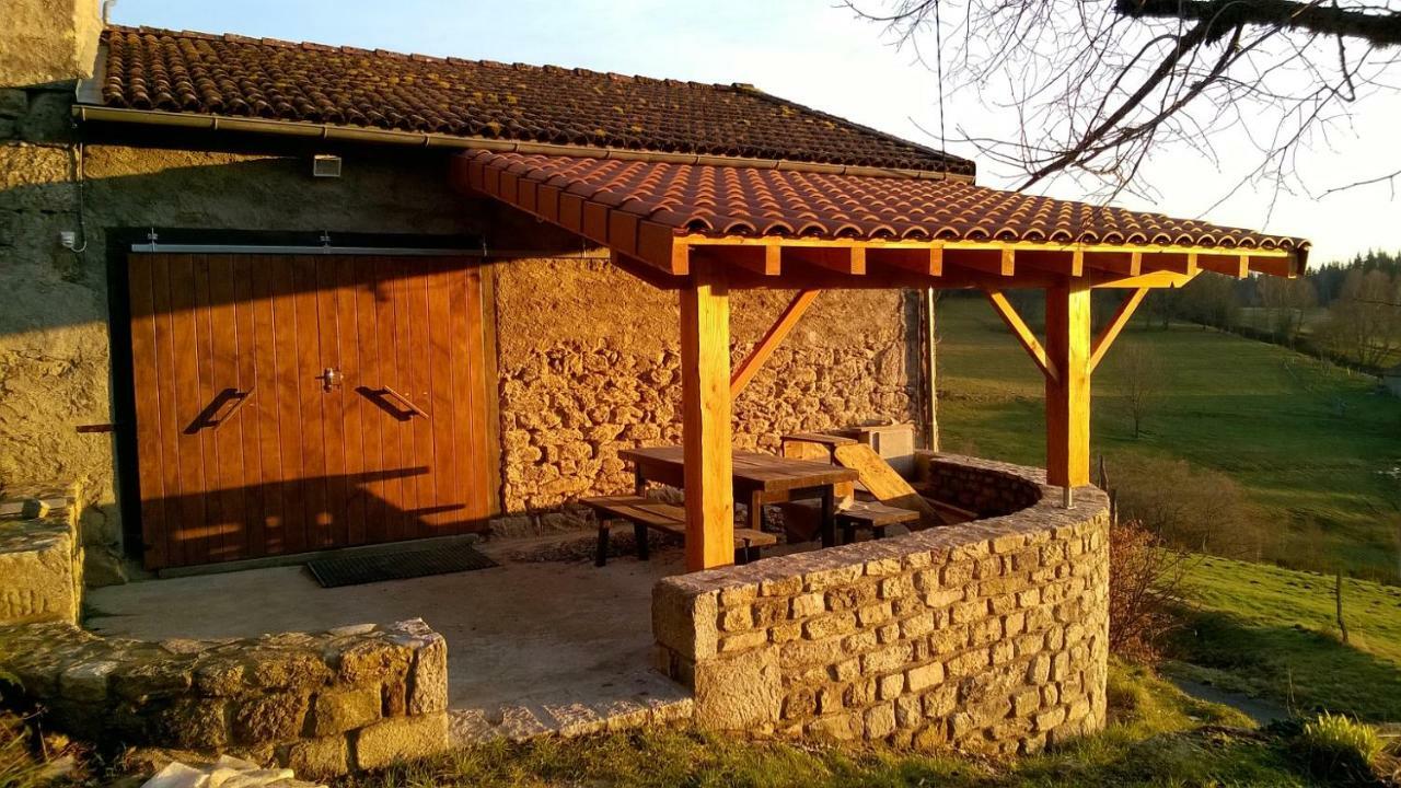 Gîte  Orée des bois Vertolaye Esterno foto
