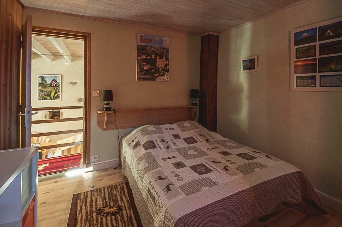 Gîte  Orée des bois Vertolaye Esterno foto